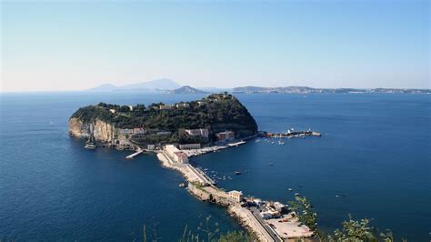 Nisida l isola che non c è