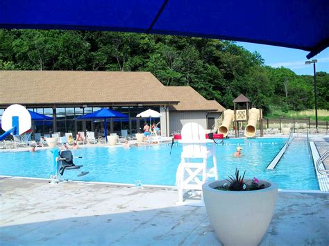 These stays are highly rated for location, cleanliness, and more. Cabin Rental with a Hot Tub near Lake Galena, Illinois