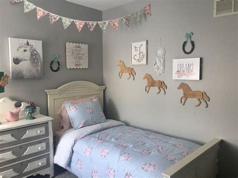 Beautiful Horse Bedroom Decor Ideas For An Equestrian Theme