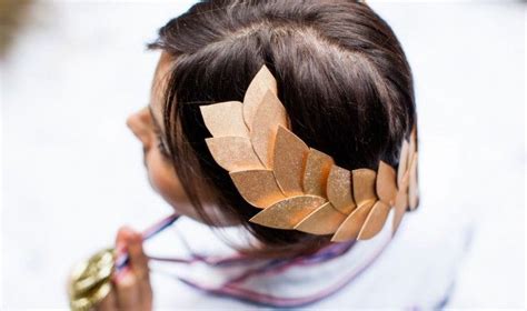 Channel Your Inner Olympian With Our Diy Laurel Head Wreath Greece