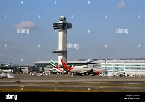 Jfk Airport New York America Usa Control Tower Aircraft And Taxiway