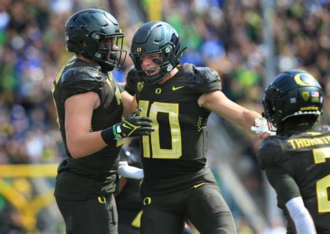 4 Things To Watch As Oregon Ducks Begin 2023 Spring Football Practices