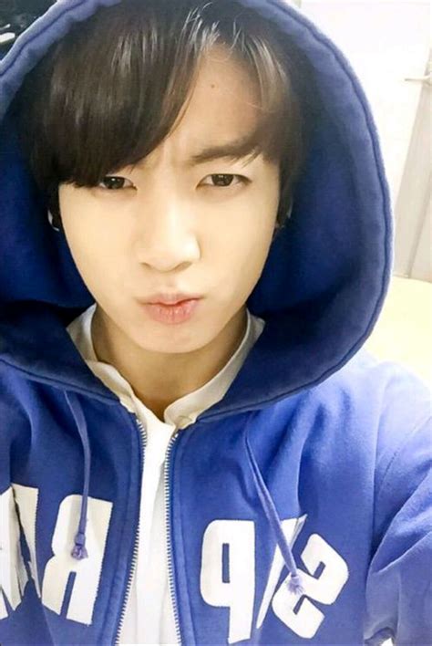 Armys Are Going Crazy For Bts Jungkook S Adorable Selfie Habits Koreaboo