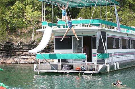 The 75 foot bigfoot houseboat is a great way for a larger group to vacation on dale hollow lake without being crammed together. Dale Hollow Lake Boating and Fishing