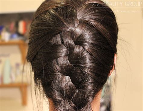 This everyday hairdo is suitable for all hair types and length (short, medium length, long and layered hair, thin or thick) you can go for a big and voluminous p/u/2/0dryv_uliyu *** in this fall / winter 2012 step by step hair tutorial i'll show you how to do a four part braid with a ribbon as the 4th strand. Hairstyle: Messy French Plait / Braid on Layered Hair