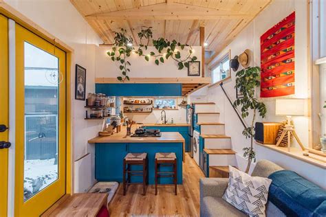 A Cozy Tiny Home For Becoming A Minimalist Carrie And Dans Country