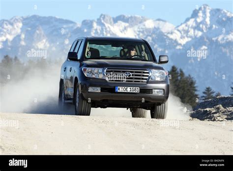 Toyota Landcruiser Hi Res Stock Photography And Images Alamy