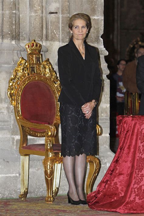 Se ha hablado mucho de la duquesa de alba, fallecida este jueves a los 88 años en sevilla. Multitudinario último adiós a la Duquesa de Alba en la ...