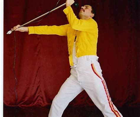Keep Yourself Alive Dobles De Freddie Mercury