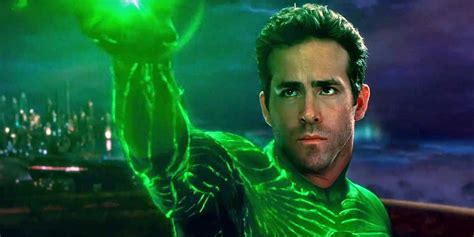 Ryan Reynolds Tells Fan Not To Watch Green Lantern