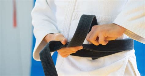 A Detailed Guide How To Tie Bjj Belt