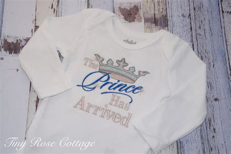 the-prince-has-arrived-embroidered-body-suits-new-baby-boy