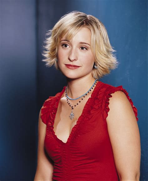 She is known for her roles as chloe sullivan on the wb/cw series, smallville and as amanda on the fx series. Allison Mack nue, 26 Photos, biographie, news de stars | LES STARS NUES