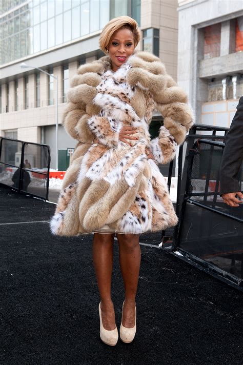 Since the '90s, blige has been slaying red carpets, music videos, and performances with curated outfits that evoke a signature style. Mary J. Blige, Eternal Style Icon, Has Been a Trendsetter Since the '90s | Fur coat fashion, Fur ...