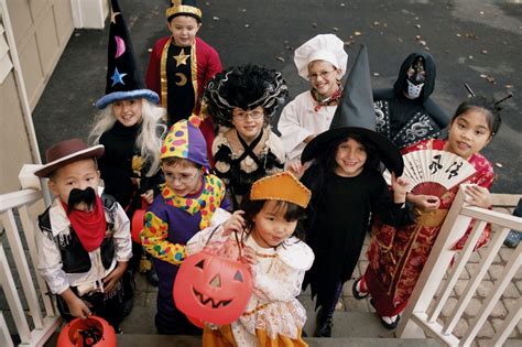 13 Best Places To Take The Kids Trick Or Treating Around The Bay Area