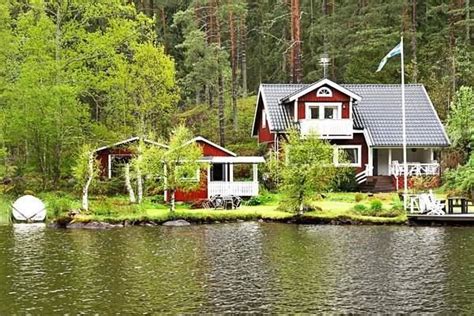 Schweden, ein teil skandinaviens, besitzt eine urwüchsige naturlandschaft mit vielen wäldern, flüssen und seen. Ferienhäuser in Südschweden mieten - Haus Schweden