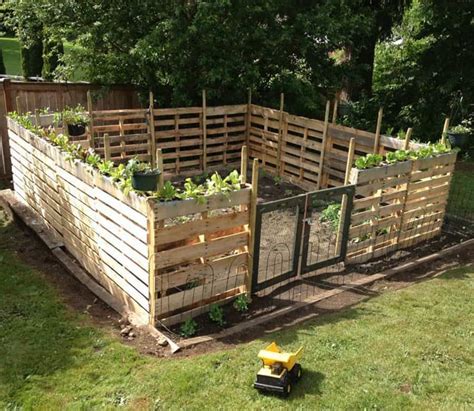 12 Impressive Pallet Fence Ideas Anyone Can Build Off Grid World