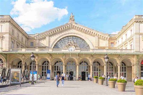 Guide De La Gare De Lest à Paris