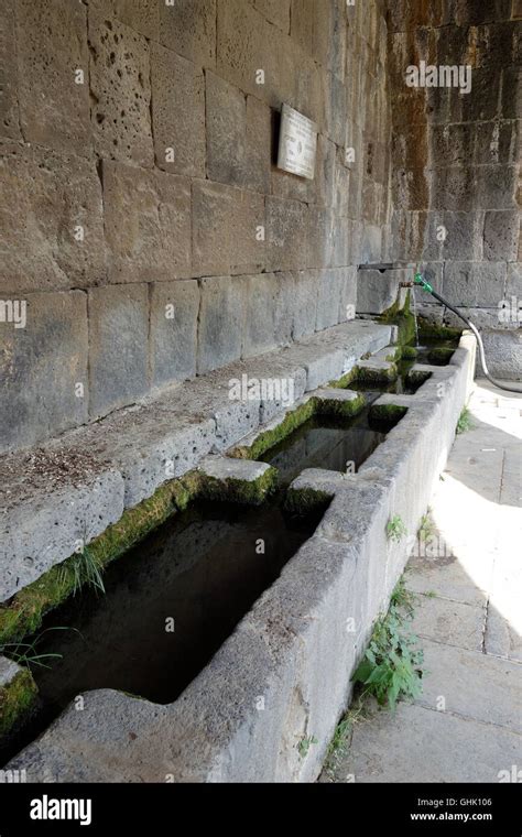 Stone Troughs Hi Res Stock Photography And Images Alamy