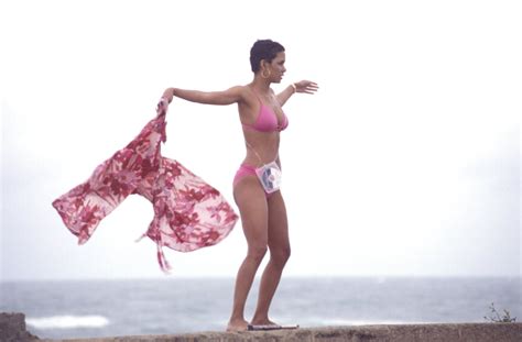 Halle Berry Bikini Pictures POPSUGAR Celebrity Photo 5