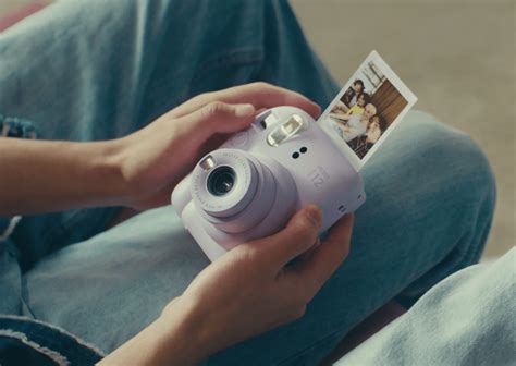 Llega La Instax Mini M S Estilizada F Cil De Usar Y Con Correcci N