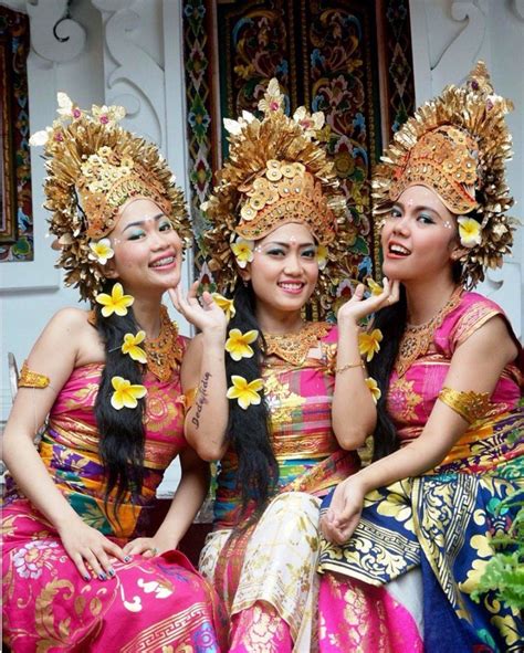Gambar Pakaian Adat Bali Wanita Cari