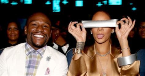 Heres Why Rihanna Was Holding Duct Tape At The Bet Awards E News