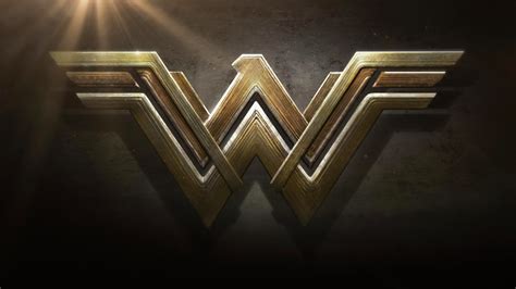 Wonder Woman And Whataburger Tangle Over Logos And Trademarks Heroic