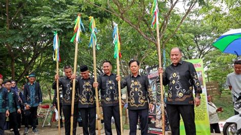 Panting adalah alat musik tradisional indonesia yang berasal dari wilayah kalimantan selatan. √ 23+ Alat Musik Tradisional Kalimantan {Gambar+Penjelasan} Lengkap!
