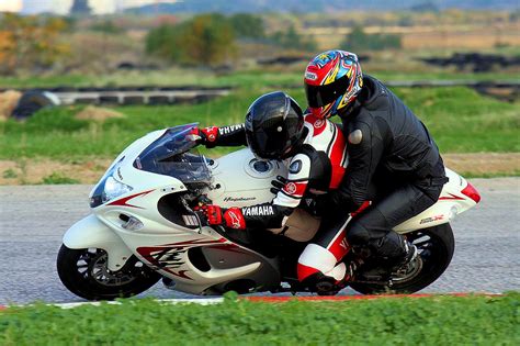 Riding as a passenger on a motorcycle is tons of fun—assuming you prepare the right way. The CORRECT way to ride with a pillion | Visordown