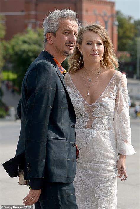 Putin S Goddaughter Ksenia Sobchak Marries Her Konstantin Bogomolov Daily Mail Online