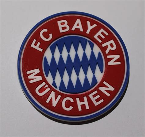 Von den letzten 21 teams, die im landesmeister. FC Bayern München - 3D Magnet Logo Fanmagnet Wappen ...