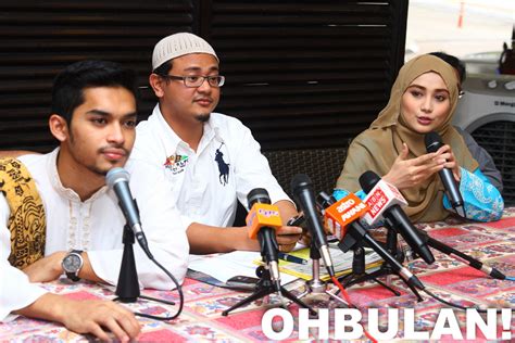 Kuala lumpur, july 27 — local celebrity couple aeril zafrel and wife wawa zainal are planning to build a rm1.2 million mosque in the actor's hometown aeril, whose real name is suhairil sunari, and his wife who are the owners of wawa cosmetics, has just launched a new cosmetic product muslim. Aeril Zafrel & Wawa Zainal Mengaku Sudah Nikah!