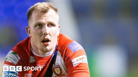 Dan Sarginson Salford Red Devils Centre Signs New Two Year Contract