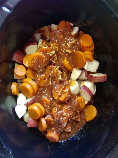 It seems that every time i look for new recipes or ideas for cube steak on pinterest, all i get is cube steak and gravy. Crock-pot Cube Steak and Potatoes | Recipe | Easy crockpot chicken, Roasted sweet potatoes ...