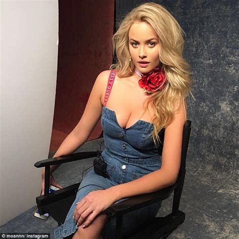 Model Simone Holtznagel Poses Nude Daily Mail Online