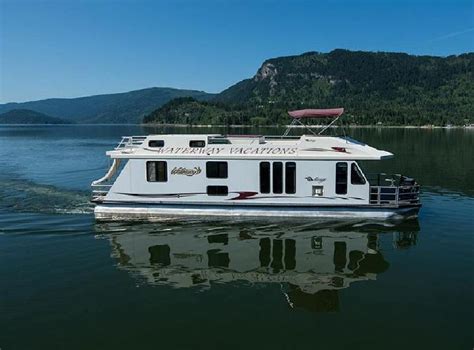Among the provided amenities are. Lake Shuswap - Houseboats Rentals
