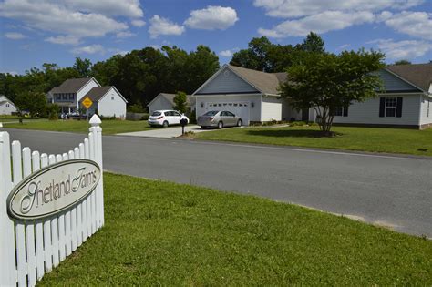 Your 4 Bedroom country castle awaits!