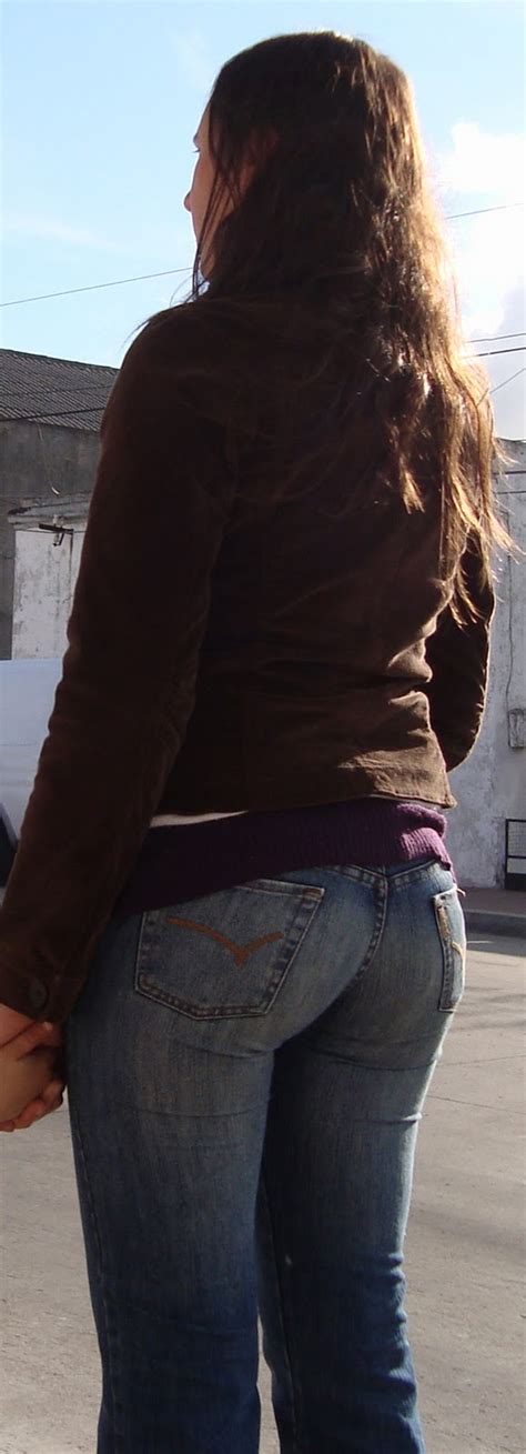 Candid Bubble Butt Jeans Divine Butts Candid Milfs In Public