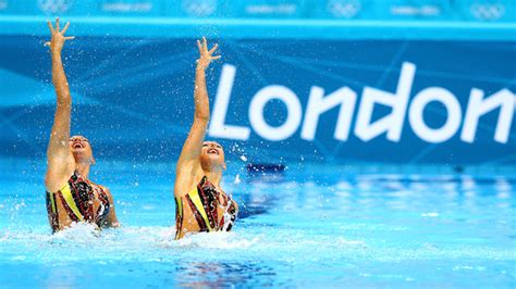 Mary Killman Hits The Pool For Synchronized Swimming Nbc 5 Dallas