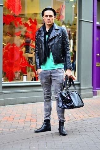 For best effect, make sure that the jeans are slim cut (not skinny) as this will allow the top section of the boot to sit comfortably under the hem without. Which Skinny Jeans To Wear With Black Leather Chelsea ...