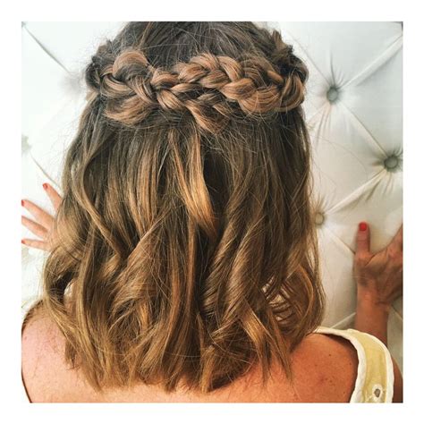 25 Gorgeous Prom Hairstyles For When You Want To Wear Your