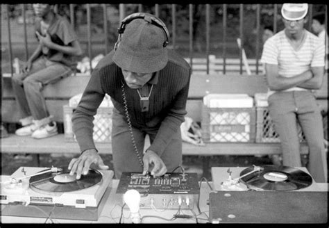 Dj Kool Herc The Bronx At The Birth Of Hip Hop Hip Hop Dj Mode Hip