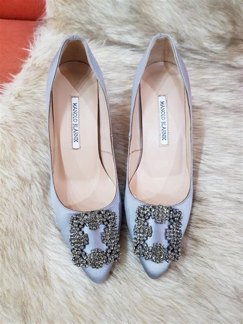 Authentic Manolo Blahnik Hangisi In Silvergray Satin 70mm Pumps Size