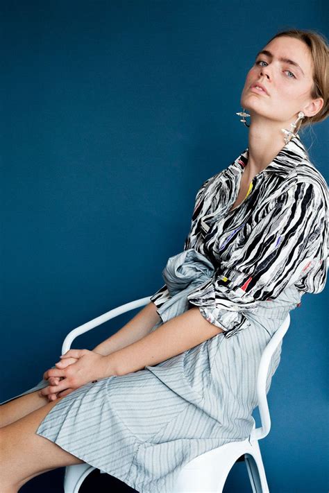 Maybe you would like to learn more about one of these? 3 Ways to Wear Belts That Do More Than Hold Up Pants | How ...