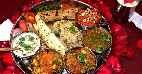 With several varieties of cuisines, indian restaurants in austin cater to all indians, whether they are from tamil nadu, karnataka, gujarat, punjab, delhi, goa, uttar pradesh or west bengal. Top 11 Indian dishes you must try once in a lifetime | AZ ...