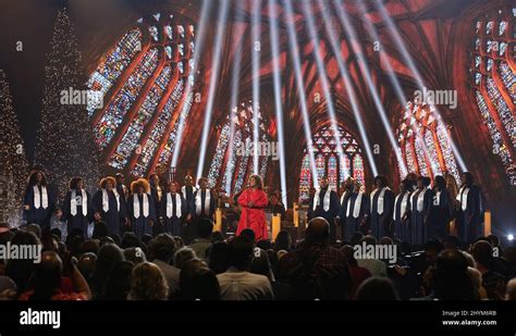 Cece Winans At The 10th Annual Cma Country Christmas Taping Hosted By
