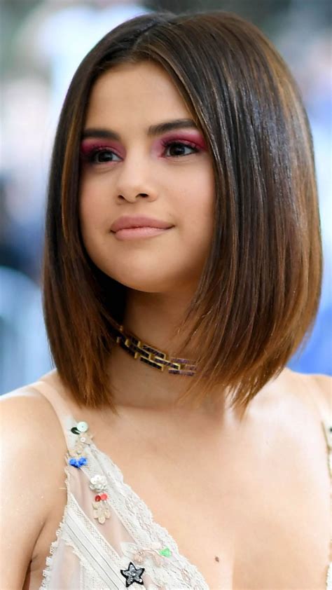Selena Gomez Makeup Selena Gomez Short Hair Selena Gomez Cute Mom