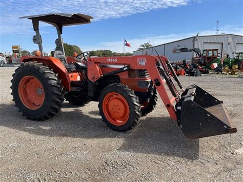 Kubota M4800 Tractor