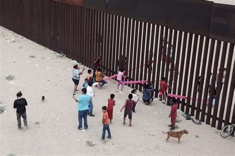 دیوار الاکلنگ در مرز آمریکا و مکزیک برنده جایزه طراحی Bezley سال ۲۰۲۰ هنر و معماری آبگینه
